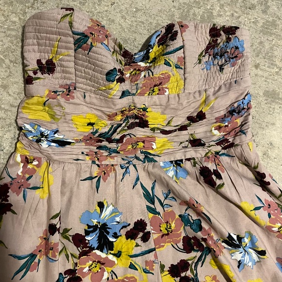 Gorgeous Floral strapless jumpsuit - Picture 1 of 3